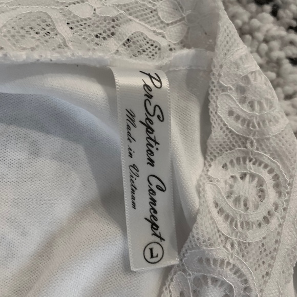 White sleeveless tie-neck blouse - Picture 4 of 5